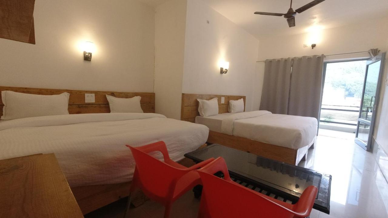 H7 Stay On The Ganges, Yoga & Spa Resort, Rishikesh Exterior photo