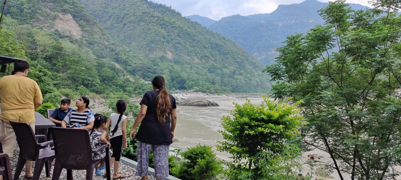 H7 Stay On The Ganges, Yoga & Spa Resort, Rishikesh Exterior photo
